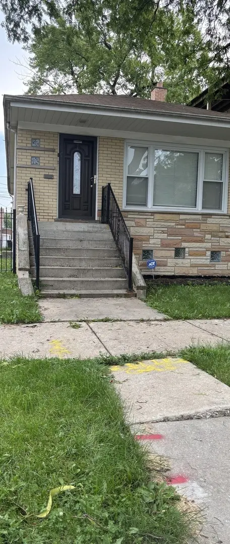 8955 S May ST, Chicago, IL 60620