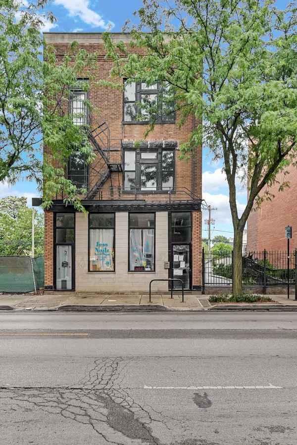 3421 W Armitage AVE, Chicago, IL 60647