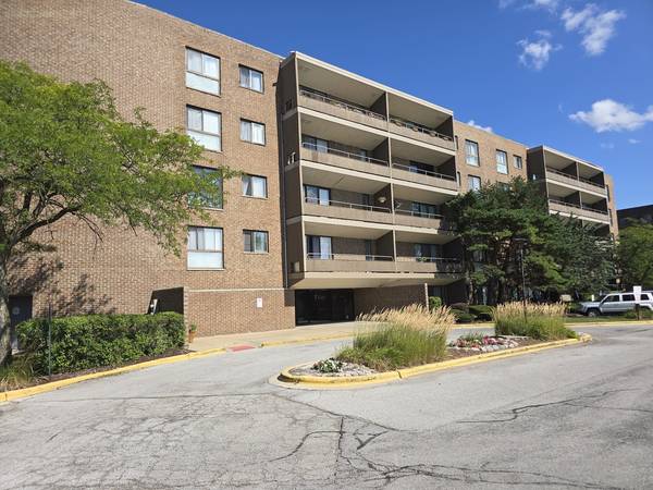 7 E Carriageway DR #214, Hazel Crest, IL 60429