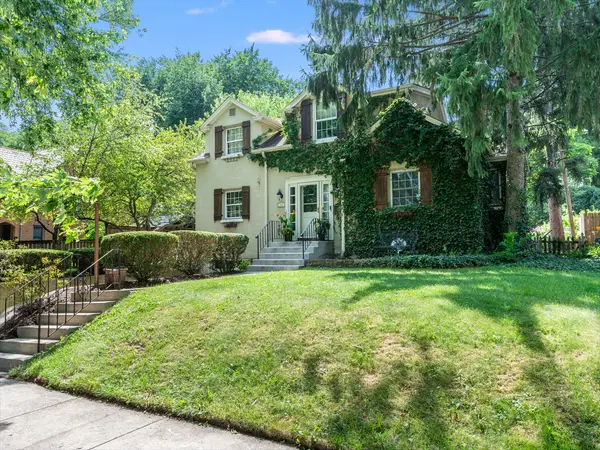 45 S Julian ST, Naperville, IL 60540