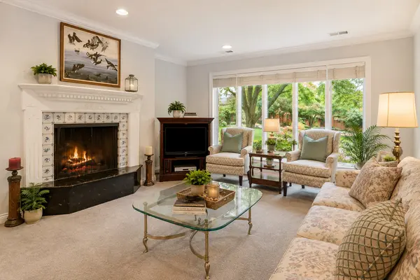 75 Boardwalk PL #103, Park Ridge, IL 60068