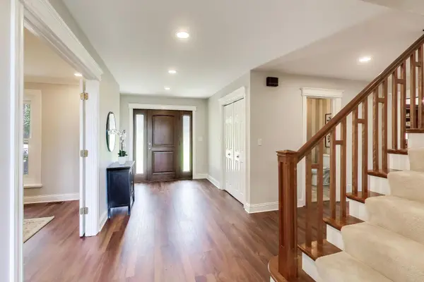 2074 Greenview RD, Northbrook, IL 60062