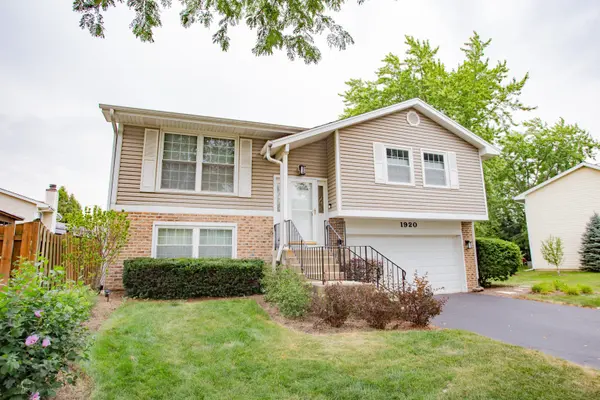 1920 Crescent LN, Hoffman Estates, IL 60169