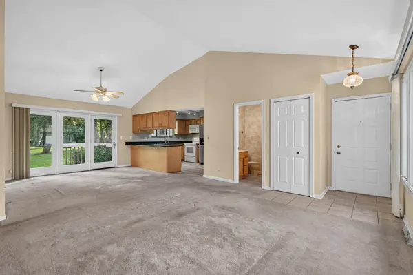 1858 Golf View DR, Bartlett, IL 60103