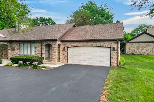 1858 Golf View DR, Bartlett, IL 60103