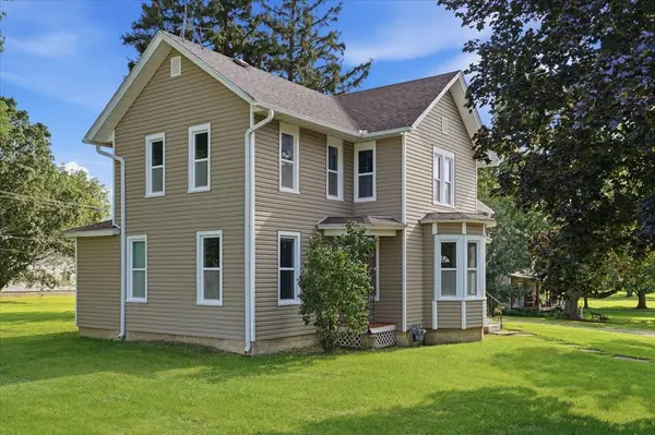 215 W Lincoln HWY, Franklin Grove, IL 61031