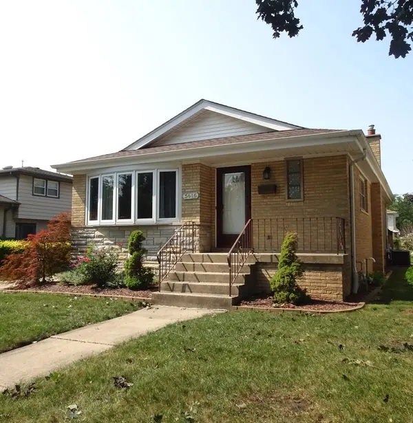 5616 W 100th ST, Oak Lawn, IL 60453