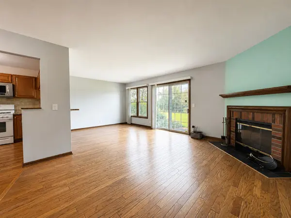 1696 Vermont DR, Elk Grove Village, IL 60007