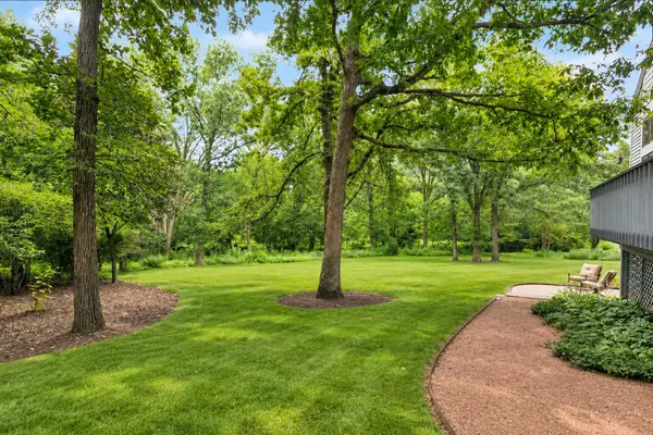 14 Brierwoods LN, Hawthorn Woods, IL 60047