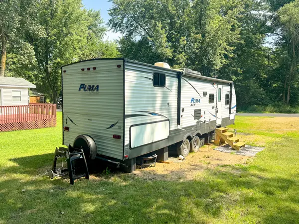 29/250 Woodhaven, Sublette, IL 61367