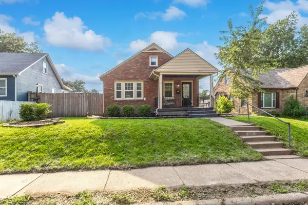 2512 N Howell ST, Davenport, IA 50804