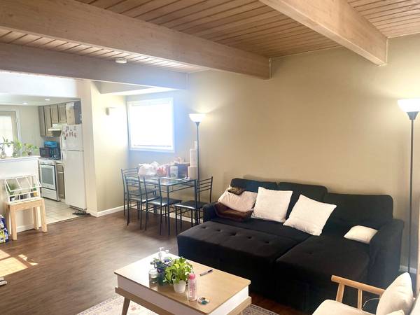 530 Meadow Green LN #530, Round Lake Beach, IL 60073