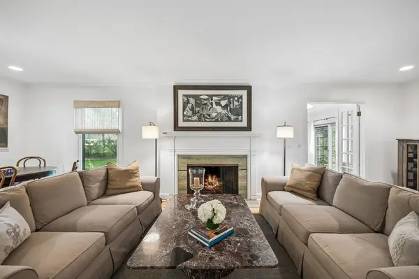 251 Central AVE, Highland Park, IL 60035
