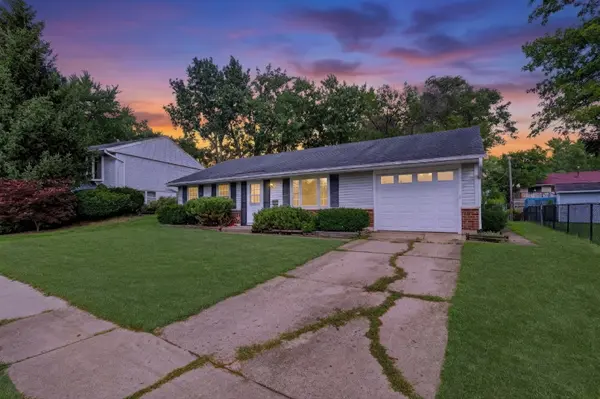 527 Sherwood DR, Streamwood, IL 60107