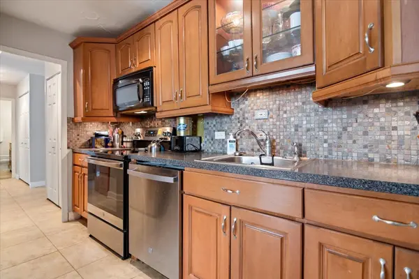 5701 N Sheridan RD #11H, Chicago, IL 60660