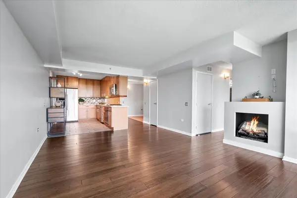 9655 Woods DR #1006, Skokie, IL 60077