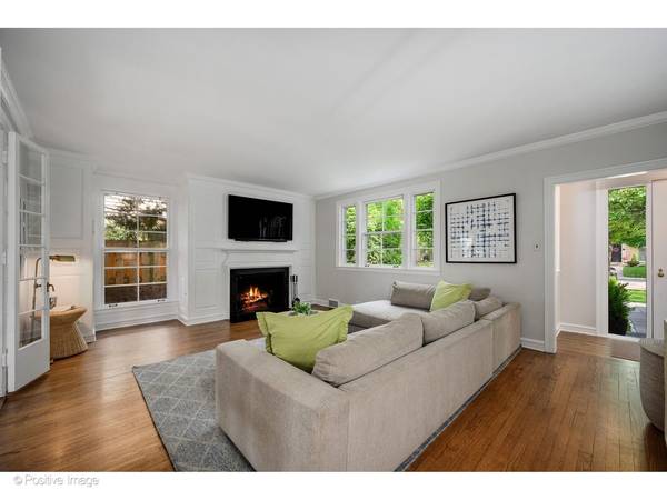 2237 Greenwood AVE, Wilmette, IL 60091