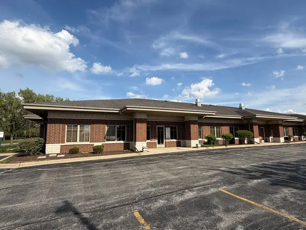 18400 Maple Creek DR, Tinley Park, IL 60477