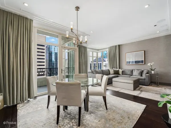 118 E Erie ST #21B, Chicago, IL 60611