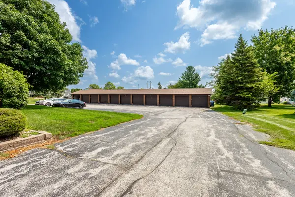 4195 Fairview DR #1, Bettendorf, IA 52722