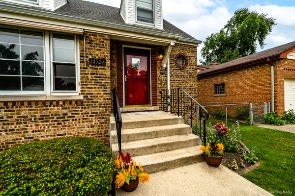 18524 Gladville AVE, Homewood, IL 60430