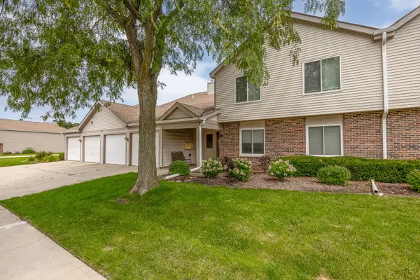 7050 Newport DR #101, Woodridge, IL 60517