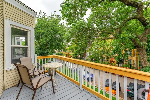 3509 W Dickens AVE, Chicago, IL 60647