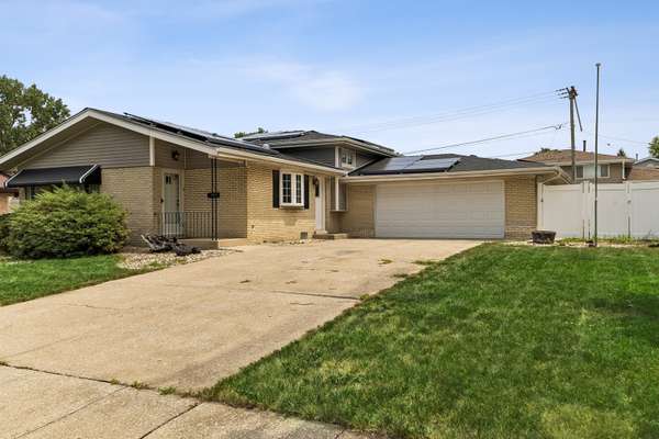 16457 Laura LN, Oak Forest, IL 60452