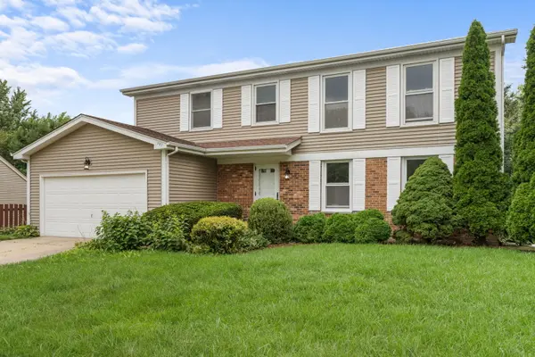 980 Sandalwood LN,  Crystal Lake,  IL 60014