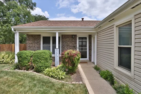 5049 Lichfield DR, Hoffman Estates, IL 60010