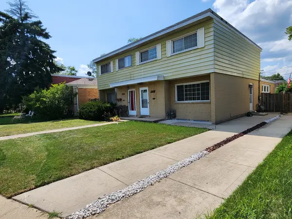 8916 Gross Point RD, Skokie, IL 60077