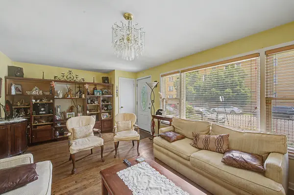4332 N Kimball AVE, Chicago, IL 60618