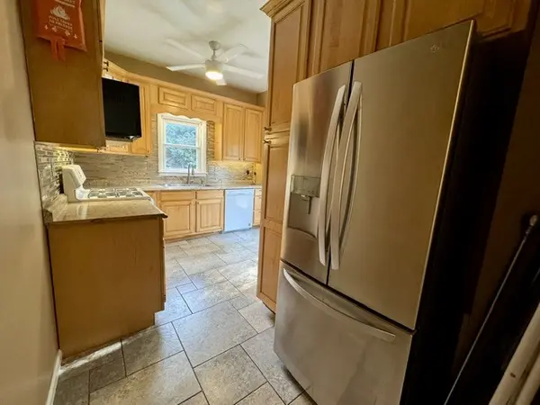 3220 Cleveland ST, Clinton, IA 52732