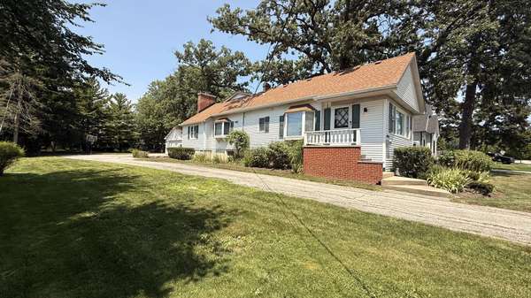 1804 Chapel CT, Northbrook, IL 60062