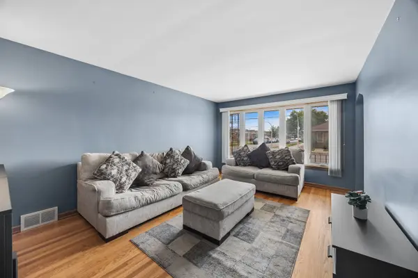 6000 S Narragansett AVE, Chicago, IL 60638