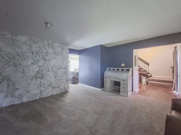 4455 Amesbury DR, Bettendorf, IA 52722