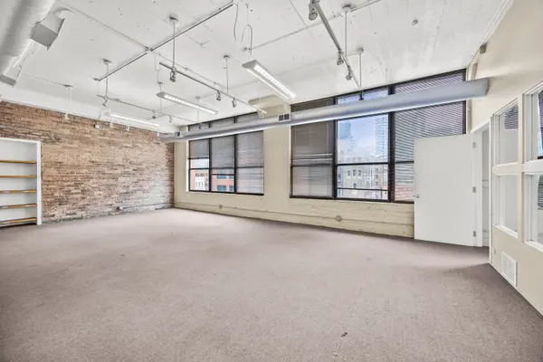 222 W Ontario ST #400, Chicago, IL 60654