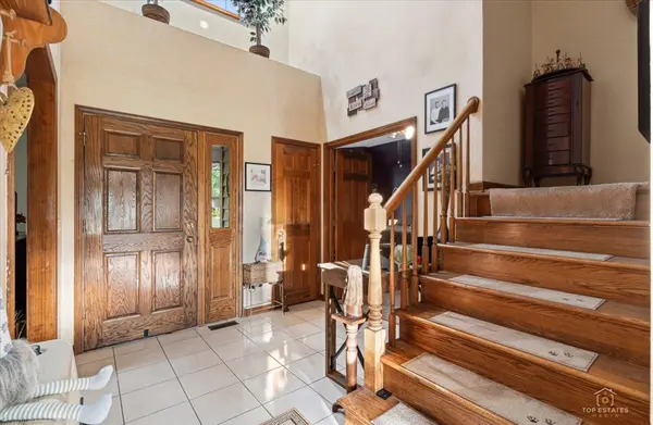 3 Settlers LN, Oswego, IL 60543