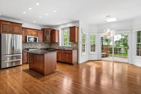 2244 Joyce LN, Naperville, IL 60564