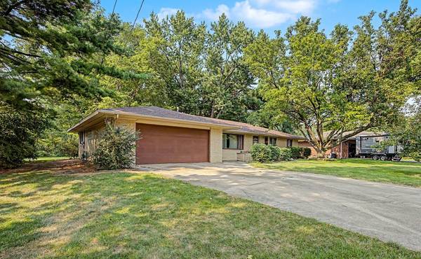 109 E Parkview DR, Forrest, IL 61741