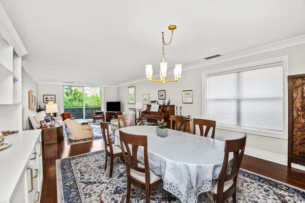 4545 W touhy AVE #325w, Lincolnwood, IL 60712