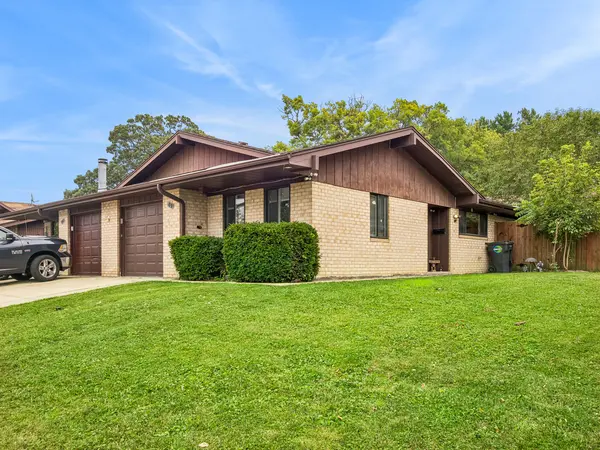 131 Innsbrook DR, Streamwood, IL 60107