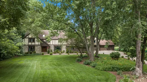 5N284 Oak RD, St. Charles, IL 60175