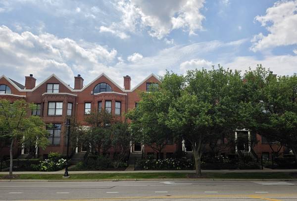 2085 Valor CT, Glenview, IL 60026