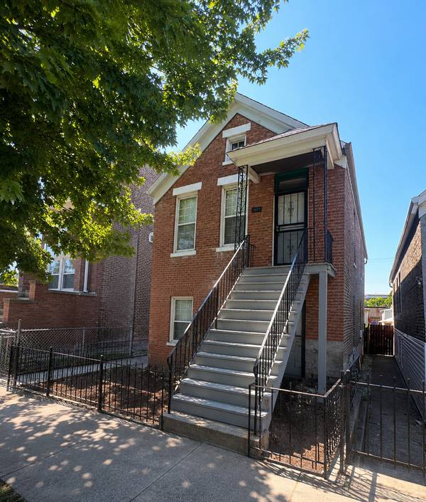 1617 W 38th PL #2, Chicago, IL 60609