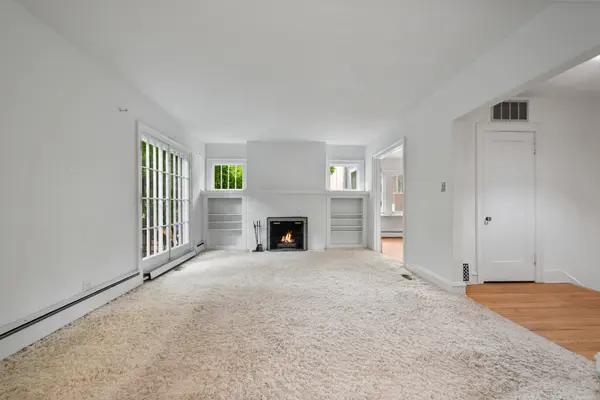1011 Crain ST, Evanston, IL 60202