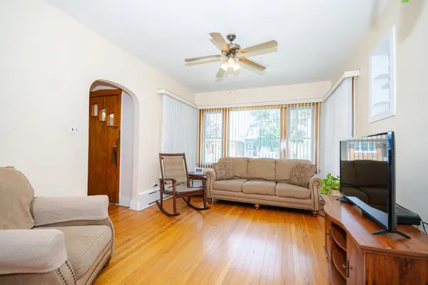 6251 W Grace ST, Chicago, IL 60634