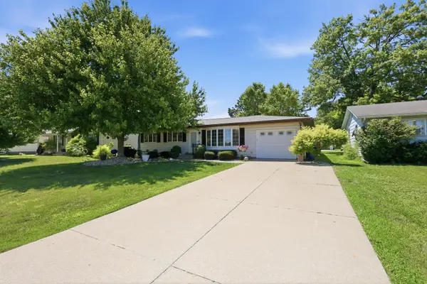 512 N 1st ST, Eldridge, IA 52748