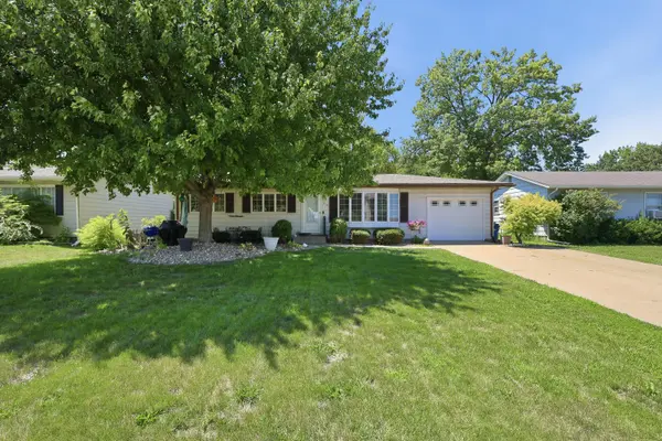 512 N 1st ST, Eldridge, IA 52748