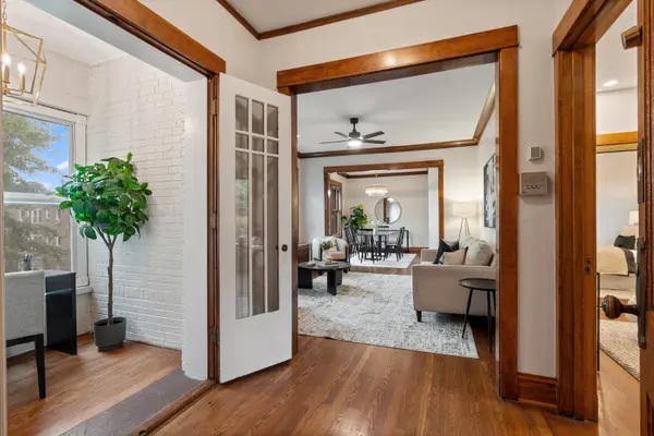 1469 W Berteau AVE #303, Chicago, IL 60613